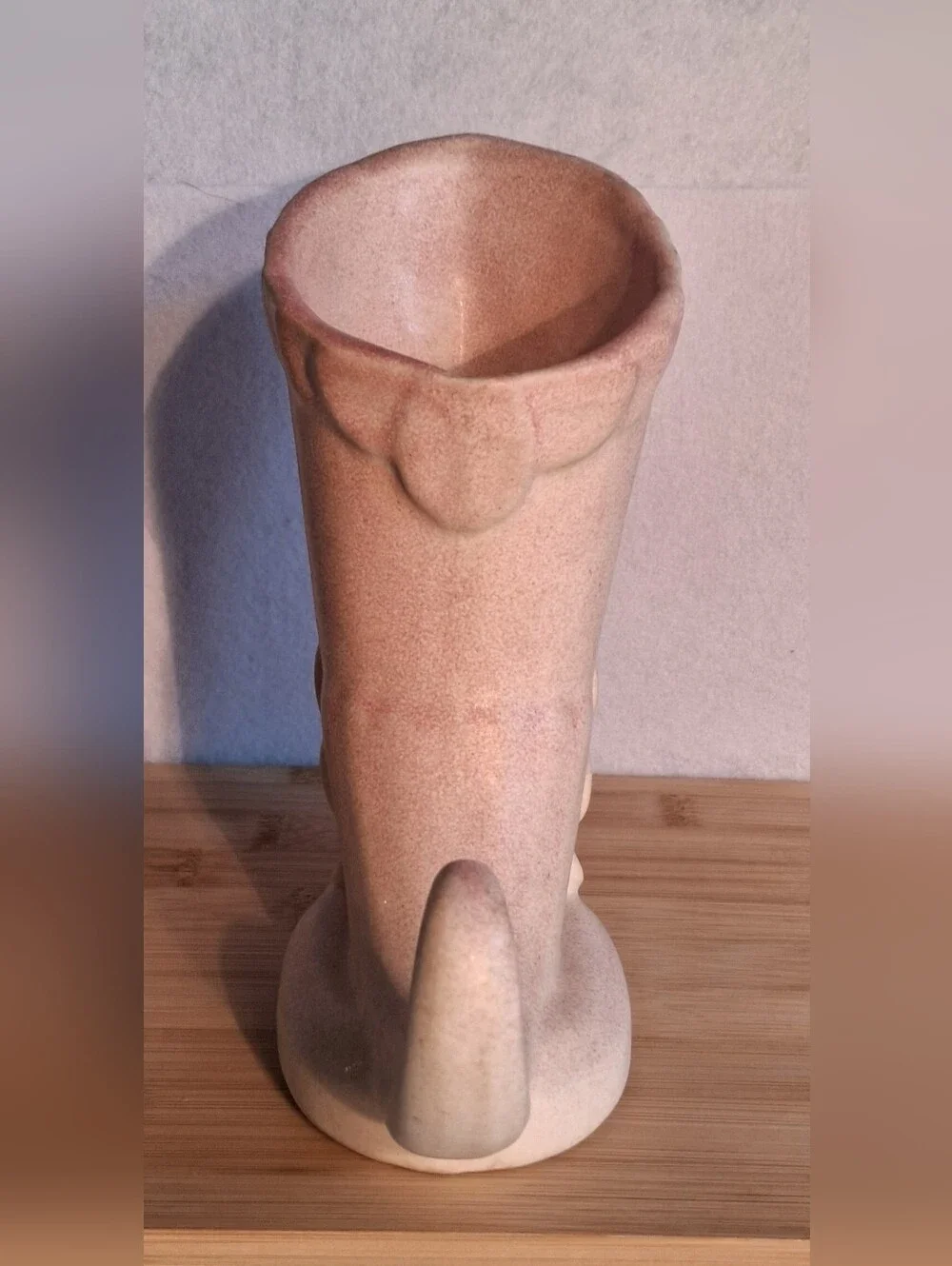Vintage Niloak Art Pottery Cornucopia Horn Vase W/Wing Design Ivory, Pink *NICE*